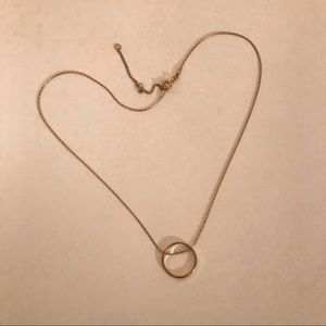 Circle pendant necklace